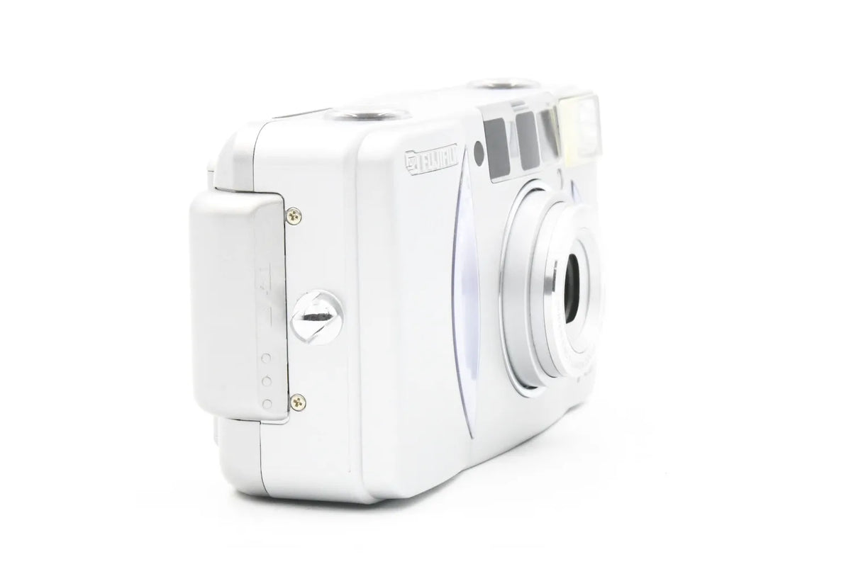 FUJIFILM Silvi F2.8 SN. 4011687 – FILMCAMERA TOKYO