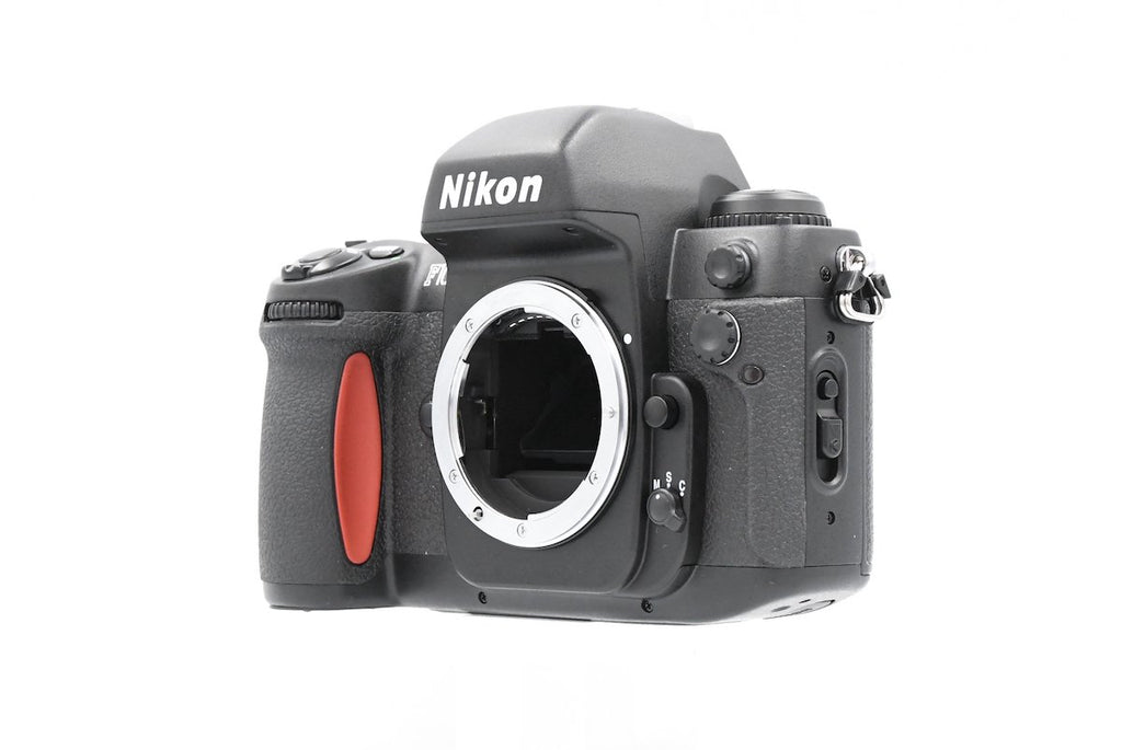 Nikon F100 + MF-29 SN. 2086815