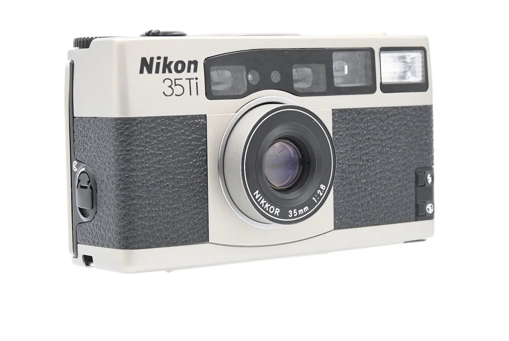 Nikon 35Ti SN. US4003409