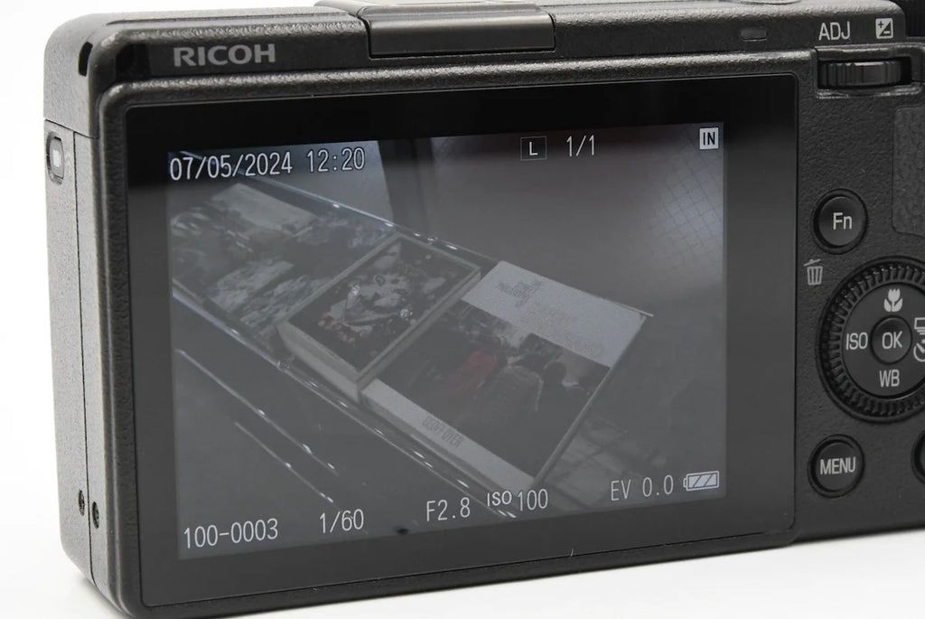 RICOH GRIII SN. 0060853