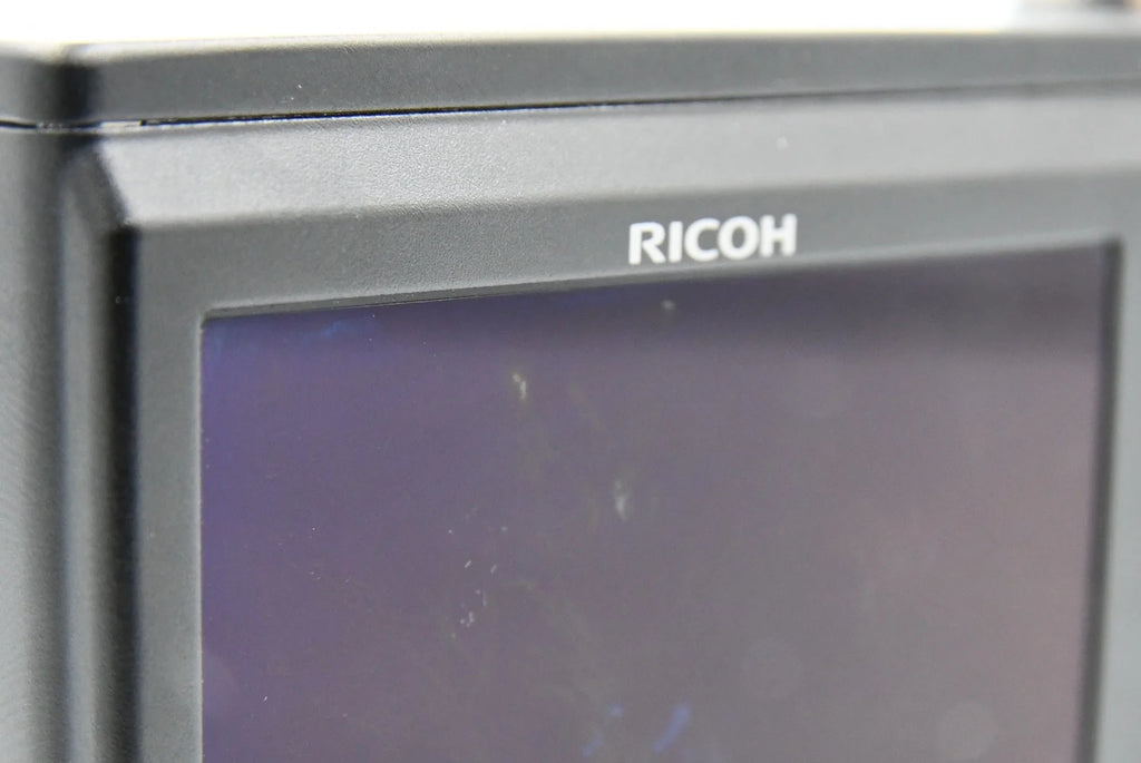 RICOH Caplio R8 Black SN. 20143671