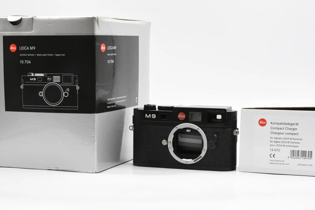 Leica M9 Black Paint (sensor glass-replaced serviced) SN. 3842125