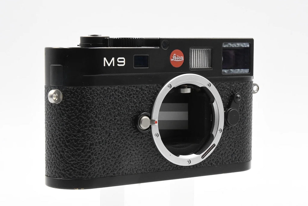 Leica M9 Black Paint (sensor glass-replaced serviced) SN. 3842125