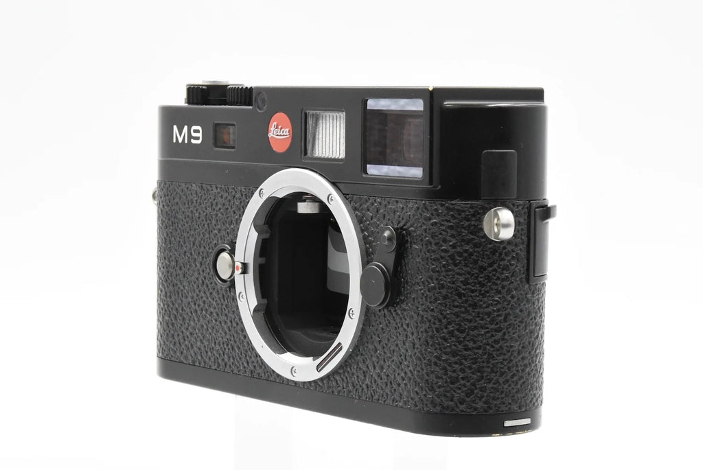 Leica M9 Black Paint (sensor glass-replaced serviced) SN. 3842125