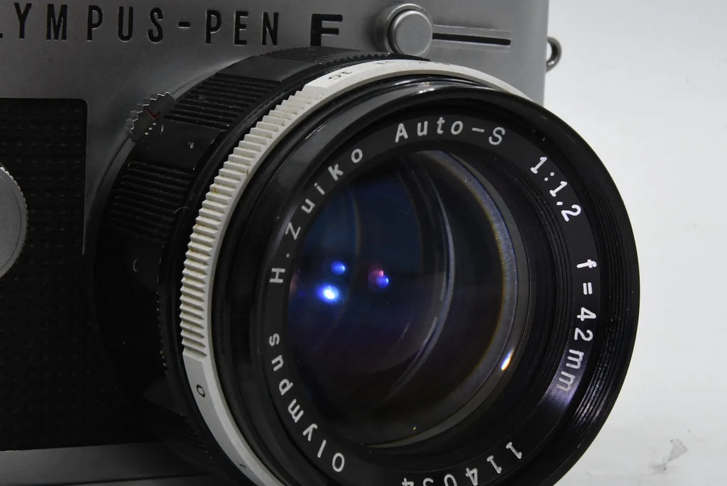OLYMPUS PEN-FV + H.Zuiko Auto-S 42mm F1.2 SN. 114738