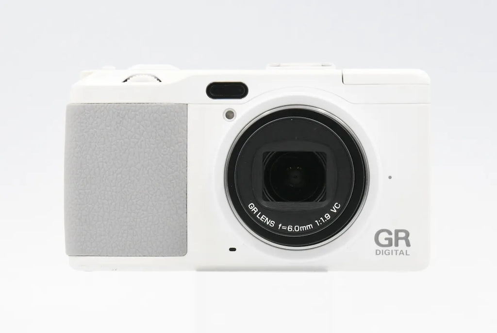 RICOH GR DIGITAL IV White Edition SN. 20104096