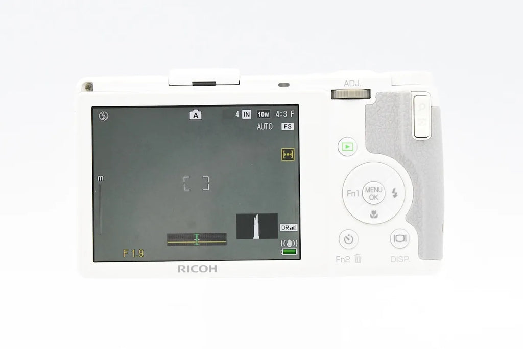 RICOH GR DIGITAL IV White Edition SN. 20104096
