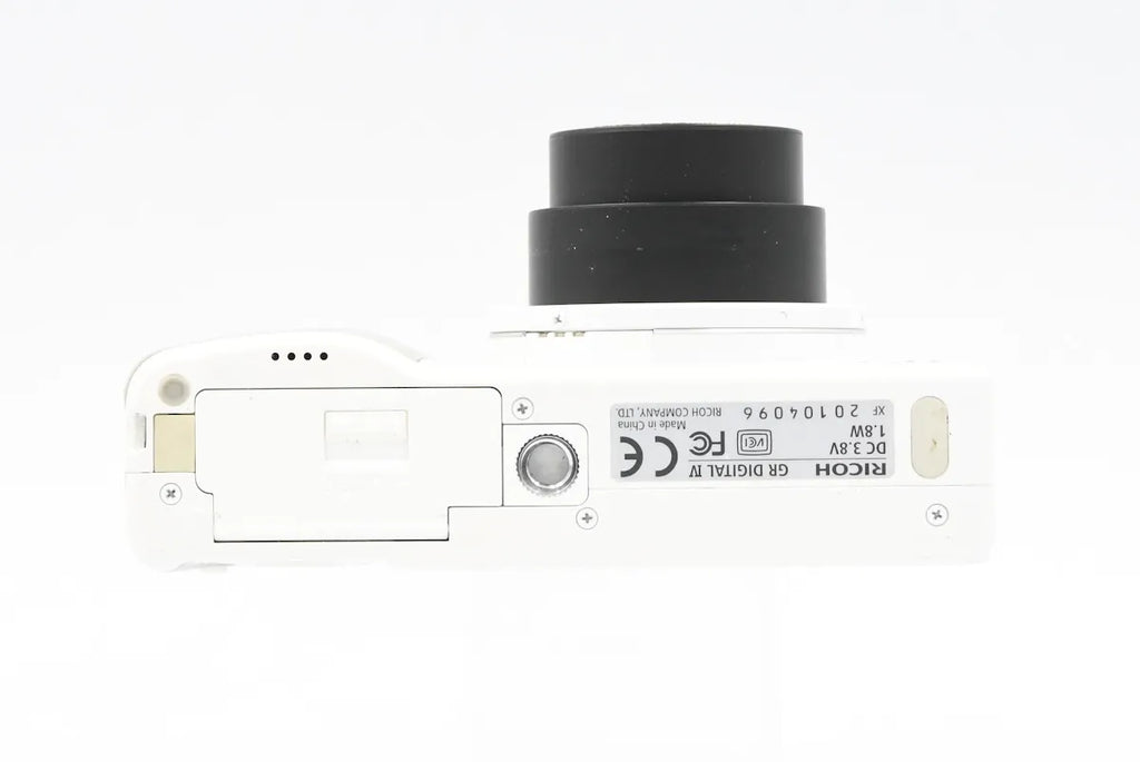 RICOH GR DIGITAL IV White Edition SN. 20104096