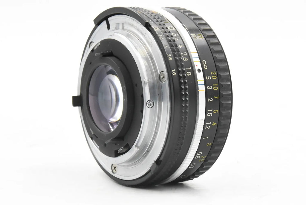 Nikon EM + Ai-S 50mm F1.8 SN. 6632471