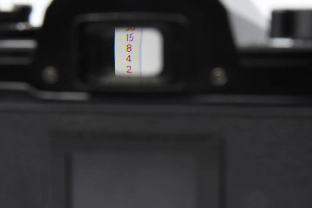 Nikon EM + Ai-S 50mm F1.8 SN. 6632471