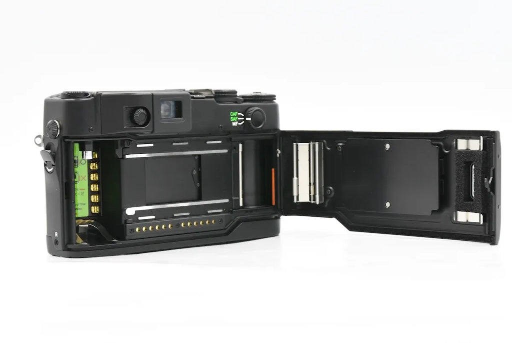 CONTAX G2 Black SN. 047746