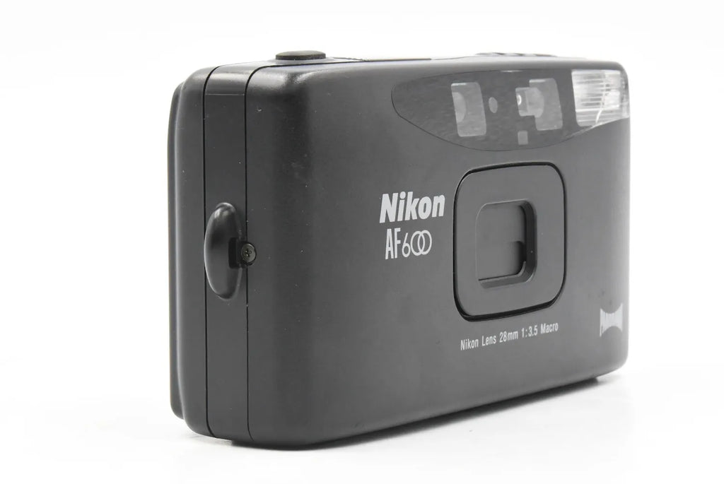 Nikon AF600 SN. 4090379