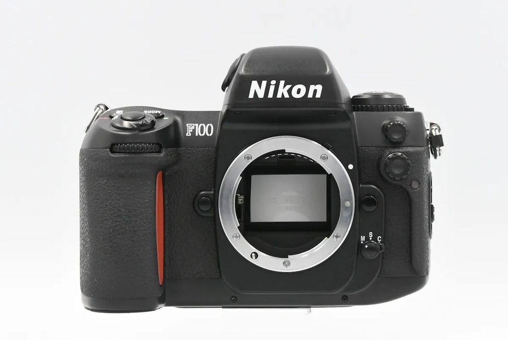 NIKON F100 SN. 2085725