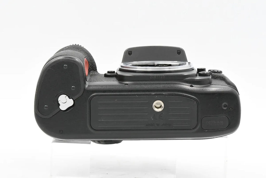 NIKON F100 SN. 2085725