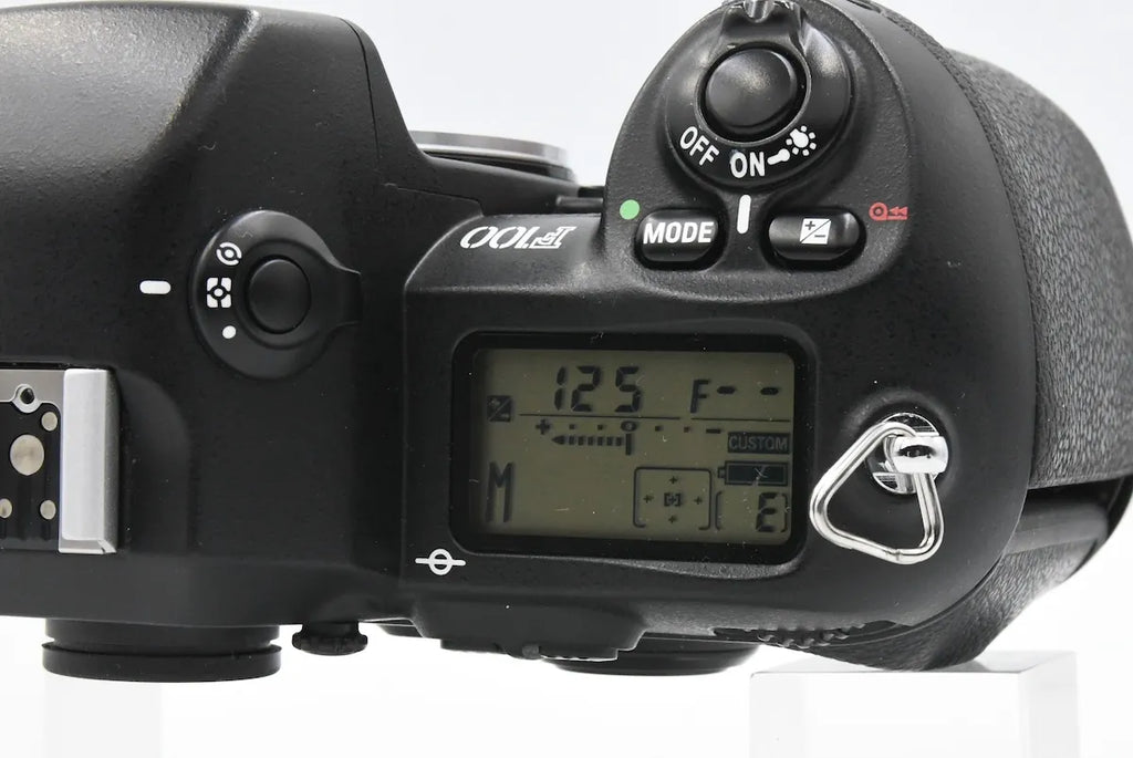 NIKON F100 SN. 2085725