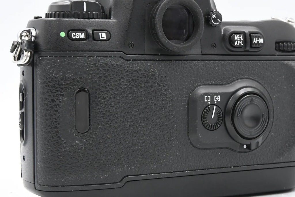 NIKON F100 SN. 2085725