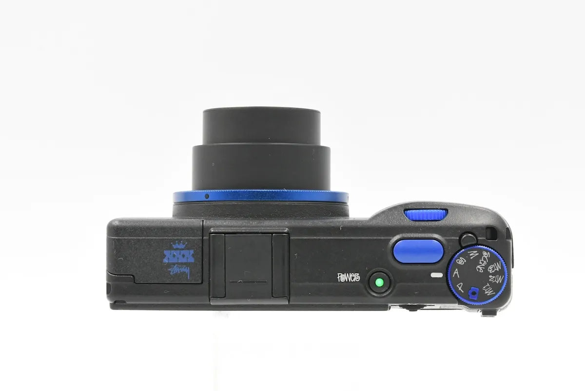 RICOH GR Digital III × STUSSY SN. 40100113 – FILMCAMERA TOKYO RICOH GR Digital III × STUSSY SN. 40100113 – FILMCAMERA TOKYO