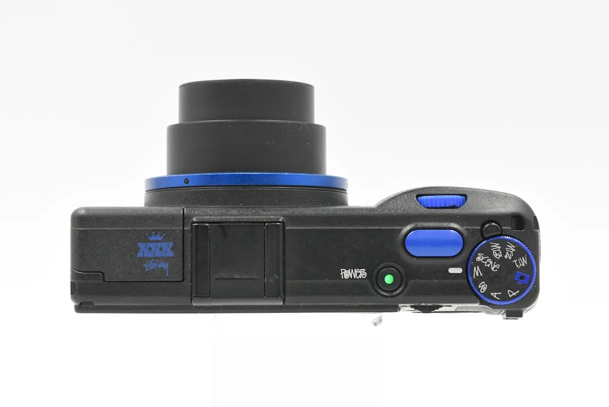 RICOH GR Digital III × STUSSY SN. 40100329 – FILMCAMERA TOKYO RICOH GR Digital III × STUSSY SN. 40100329 – FILMCAMERA TOKYO