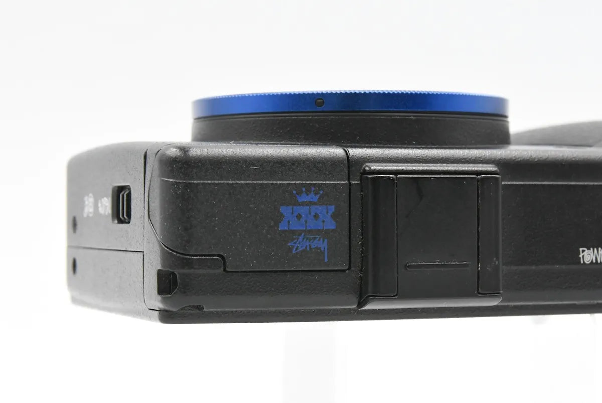 RICOH GR Digital III × STUSSY SN. 40100329 – FILMCAMERA TOKYO RICOH GR Digital III × STUSSY SN. 40100329 – FILMCAMERA TOKYO