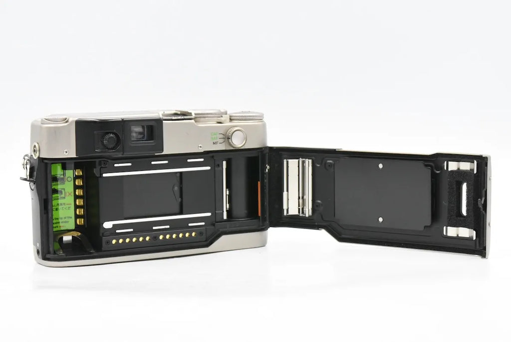 CONTAX G2 SN. 008636