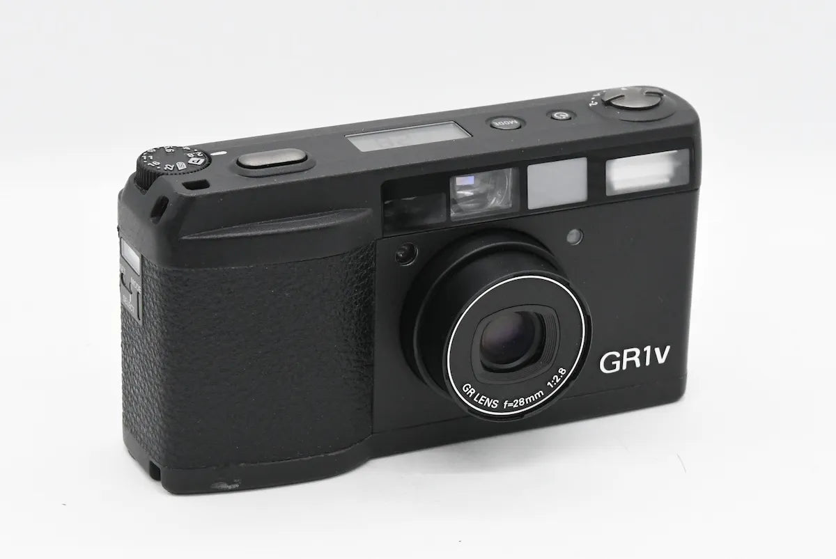 RICOH GR1V SN. 54109263 – FILMCAMERA TOKYO RICOH GR1V SN. 54109263 – FILMCAMERA TOKYO