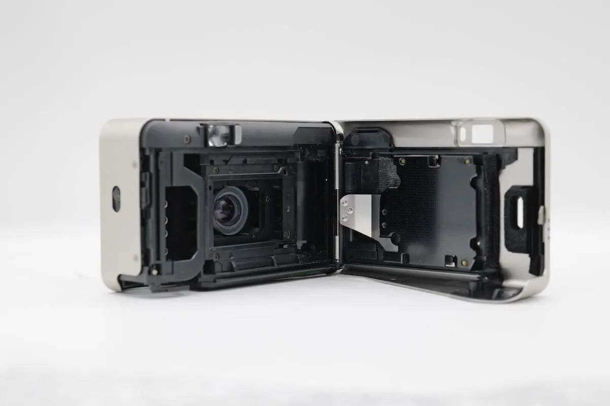 FUJIFILM CARDIA mini TIARA ZOOM SN. 90301148 – FILMCAMERA TOKYO FUJIFILM CARDIA mini TIARA ZOOM SN. 90301148 – FILMCAMERA TOKYO