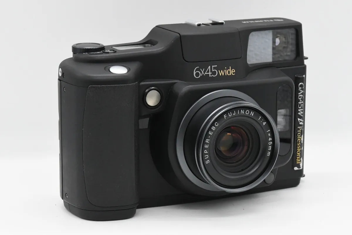 FUJIFILM GA645Wi Professional SN. 4080088 – FILMCAMERA TOKYO