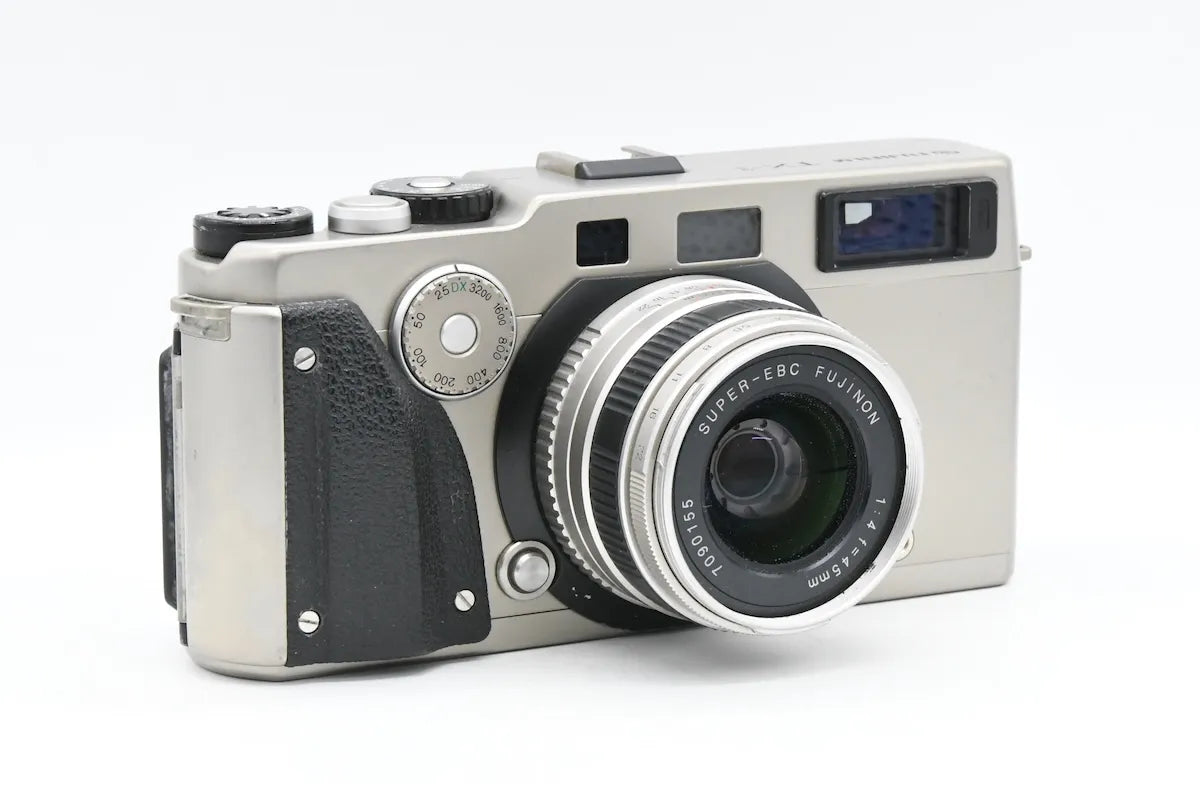 FUJIFILM TX-1 170ショット Super-EBC 45mm f4 FUJIFILM TX-1 + SUPER-EBC FUJINON 45mm F4 SN. 7070832 – FILMCAMERA